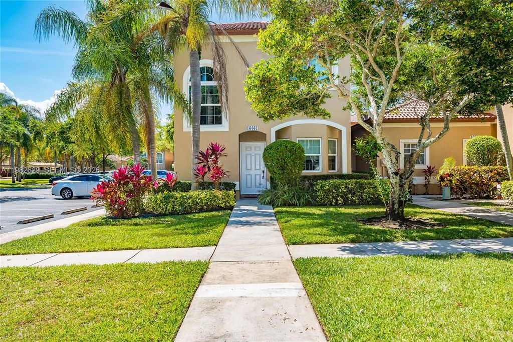 Photo of 16061 Emerald Cove Rd #16061, Weston, FL 33331 (MLS # A11982629)