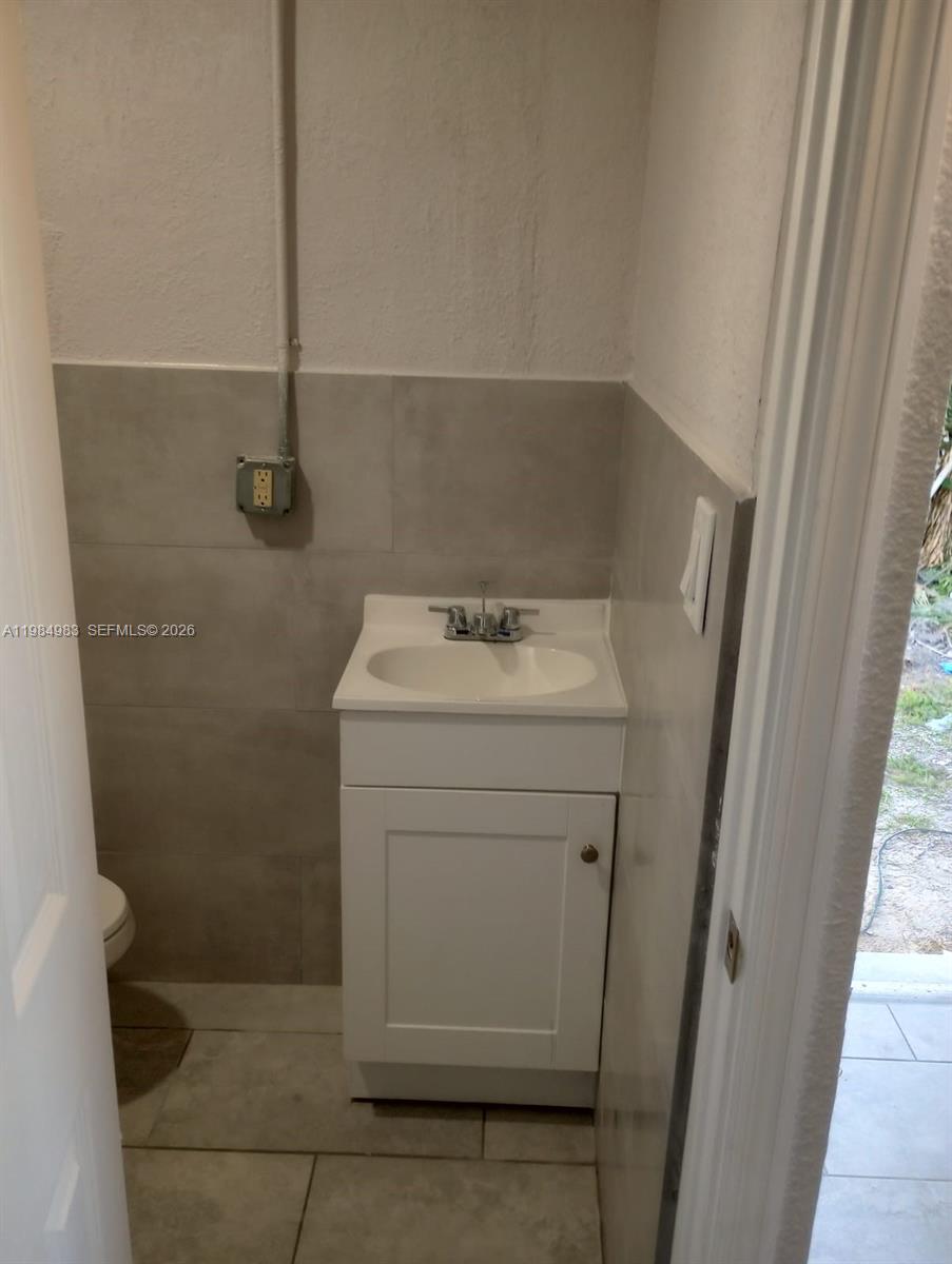 BAILEYS SUB 6 SHEET 1 - Residential Lease