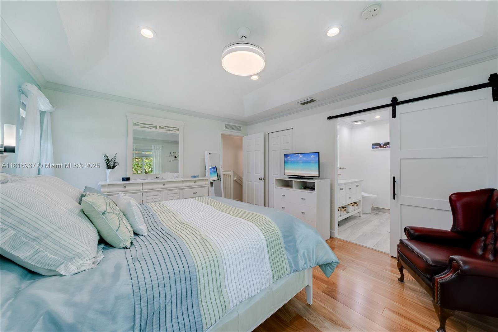 LAKES BY THE BAY JAY - Residential
