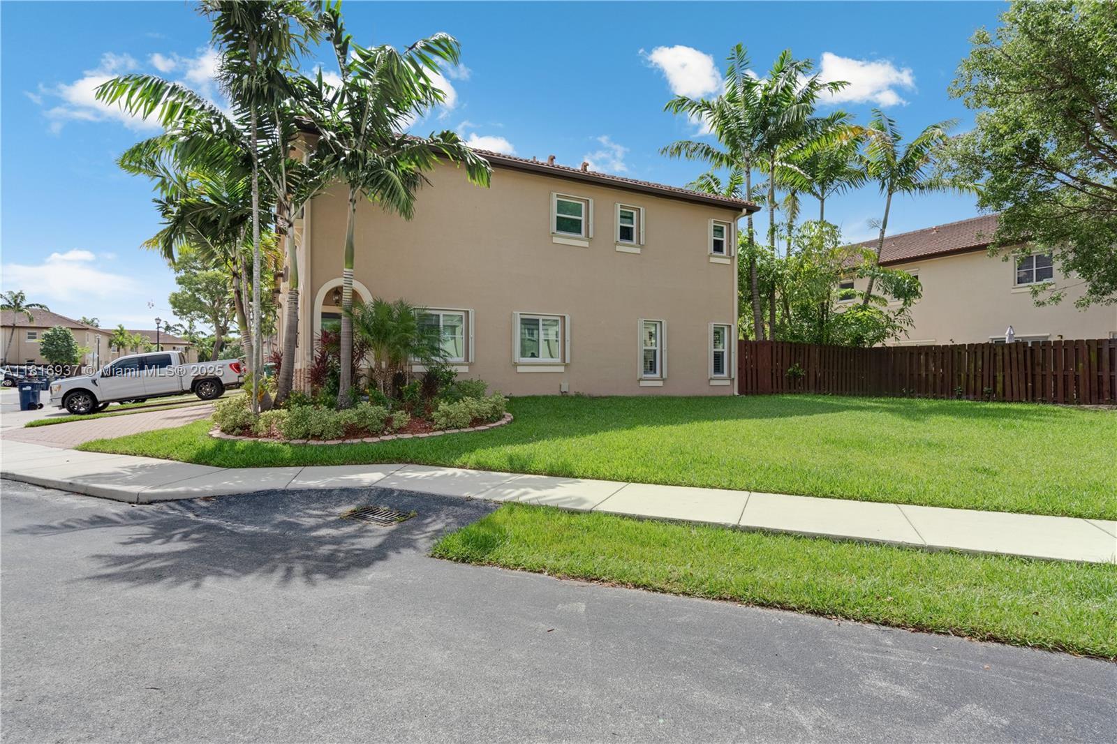LAKES BY THE BAY JAY - Residential