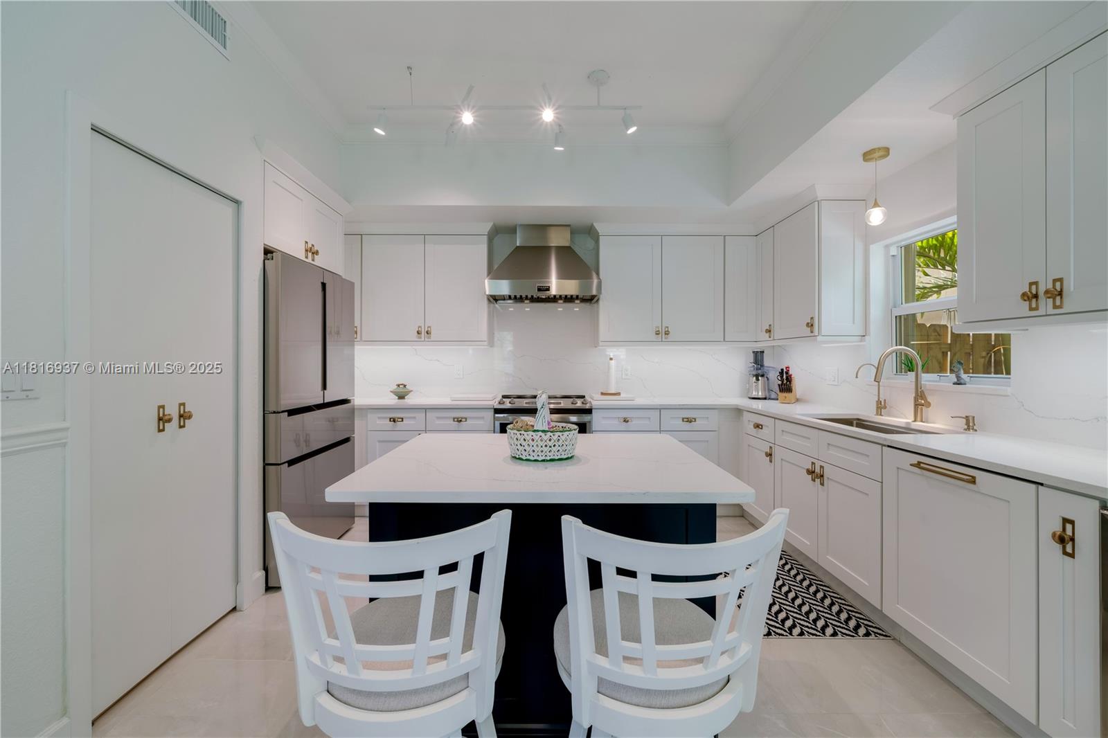 LAKES BY THE BAY JAY - Residential