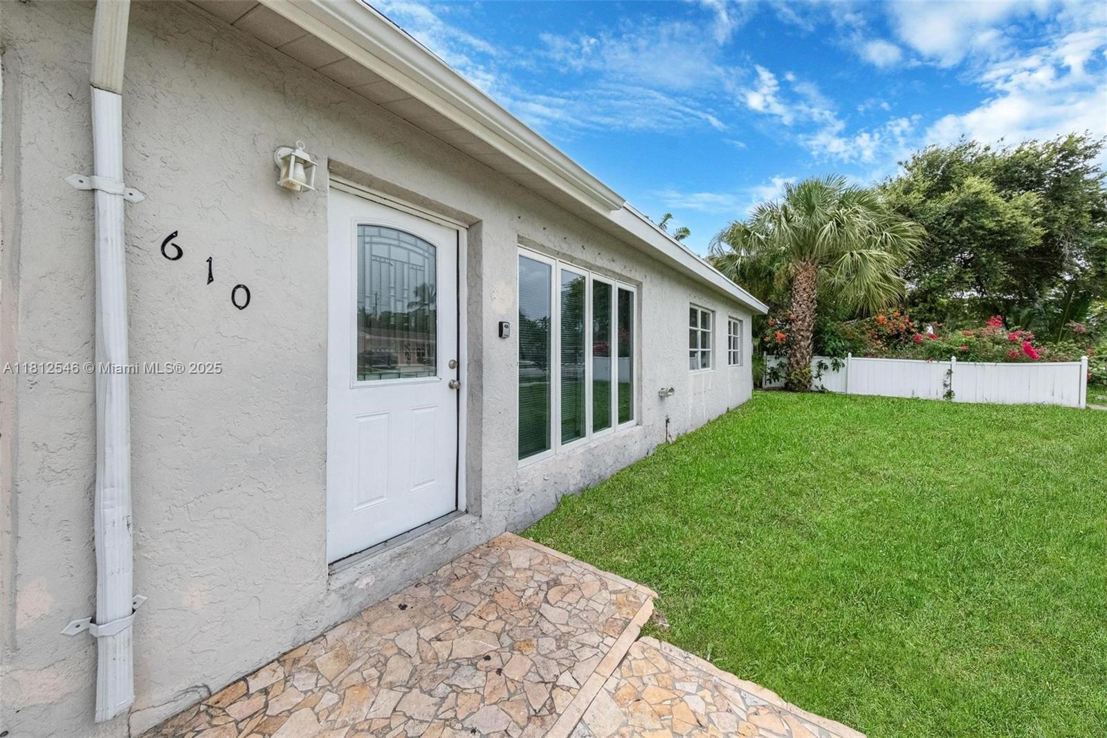 610 Snowden Dr