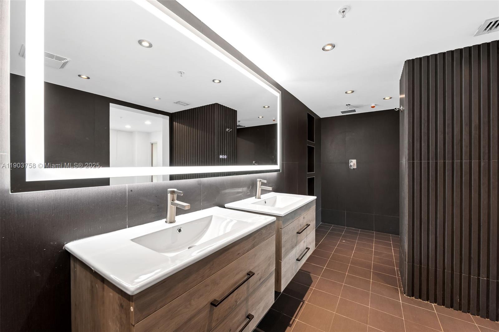 VILASOL CONDO - Residential Lease