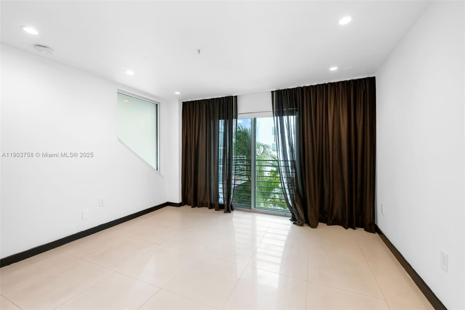 VILASOL CONDO - Residential Lease