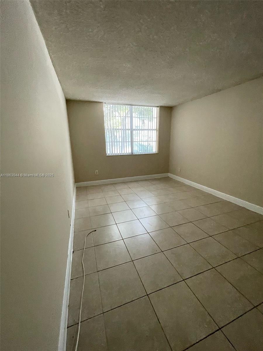 486 NW 165th St Rd B-108
