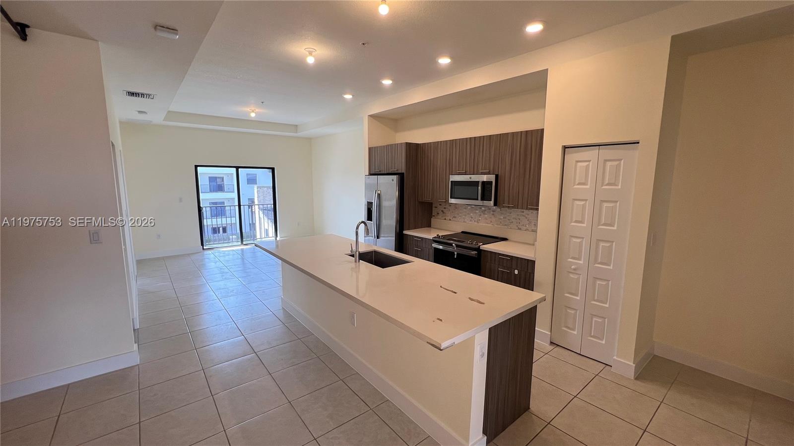 GRAND BAY SOUTH VILLAS - Residential Lease