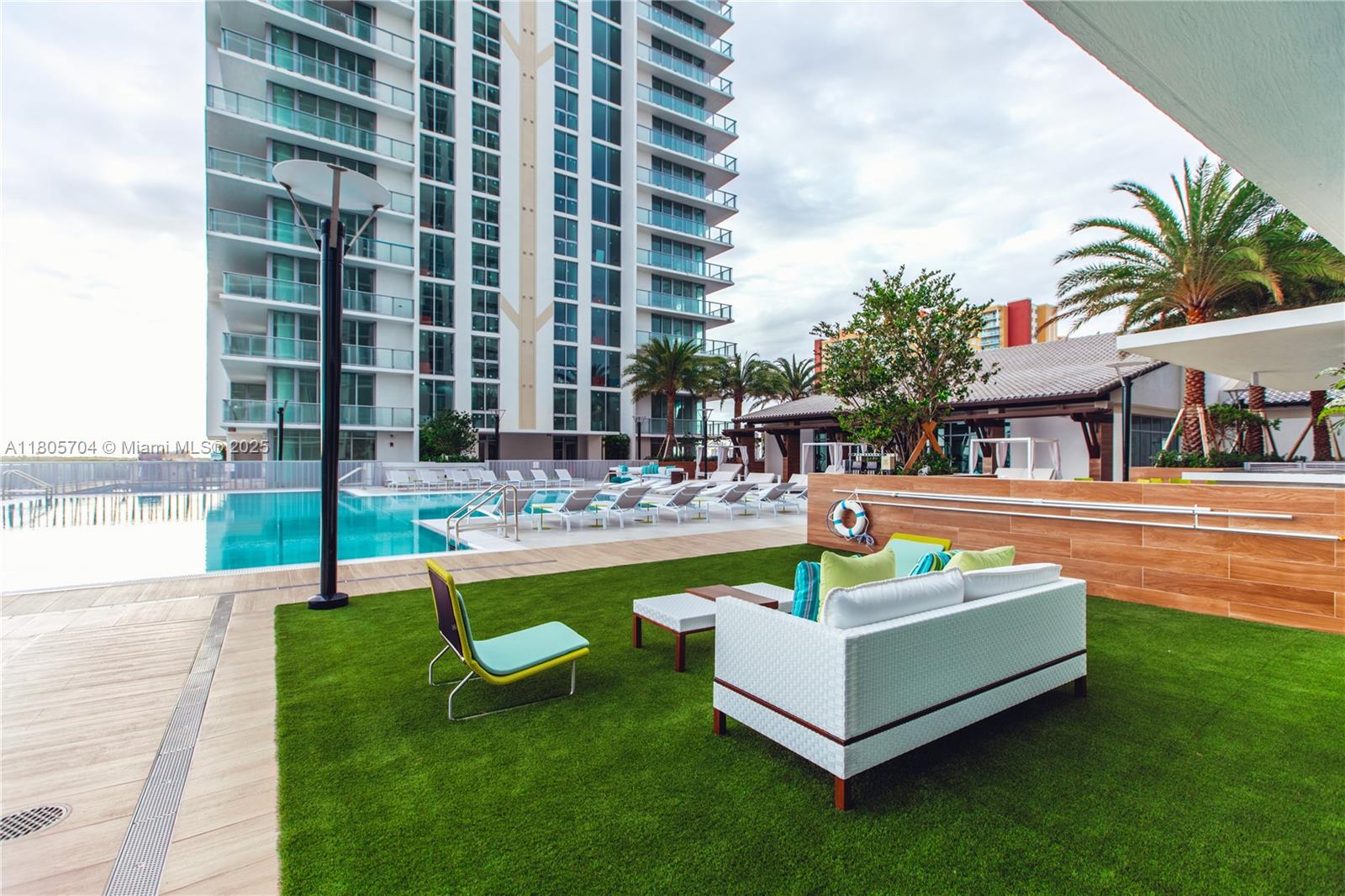 PARQUE TOWERS CONDO - Residential Lease