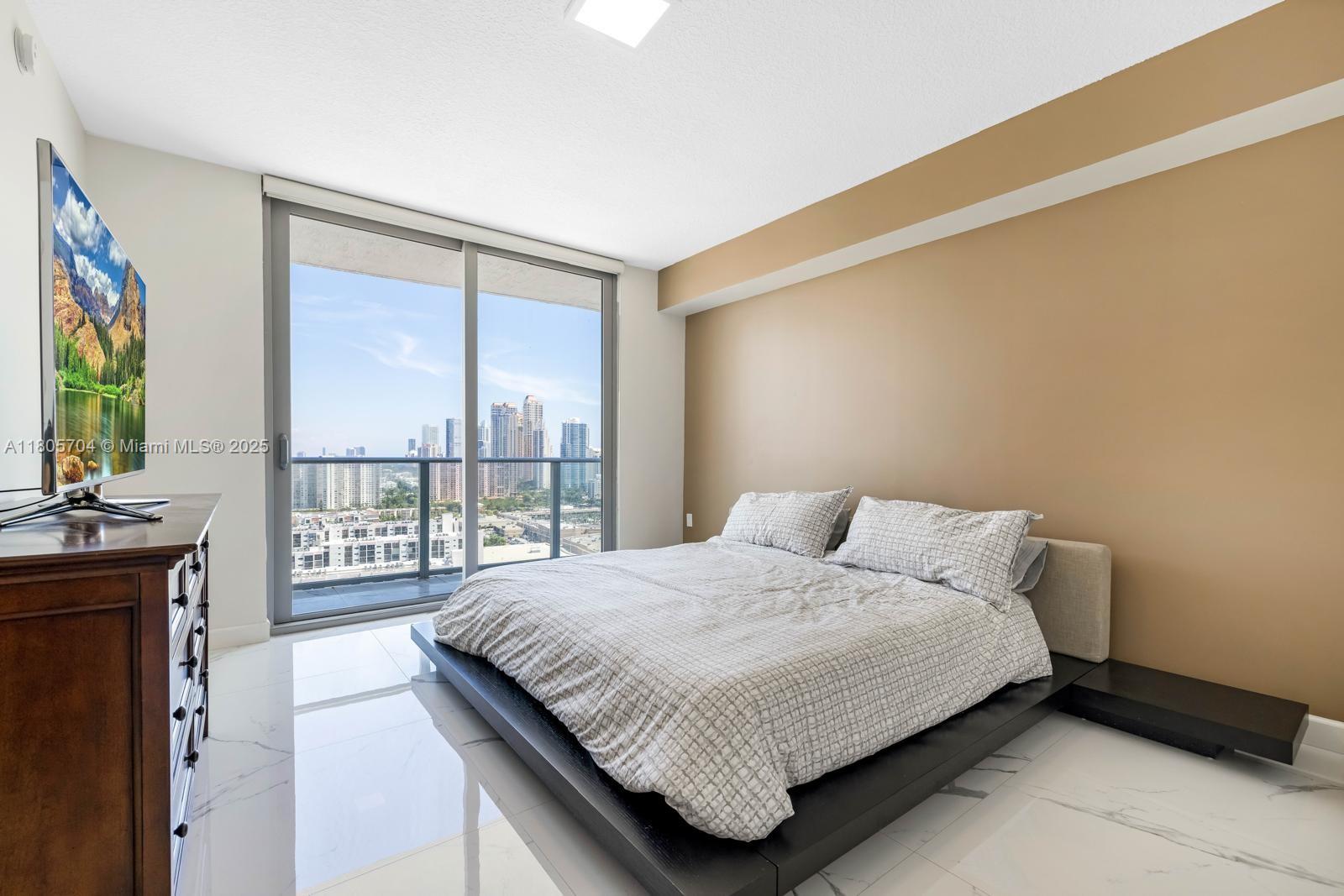 PARQUE TOWERS CONDO - Residential Lease