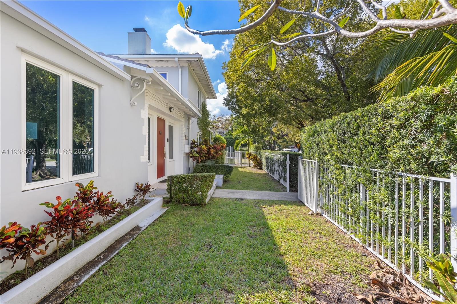 BRICKELL ESTATES - Residential