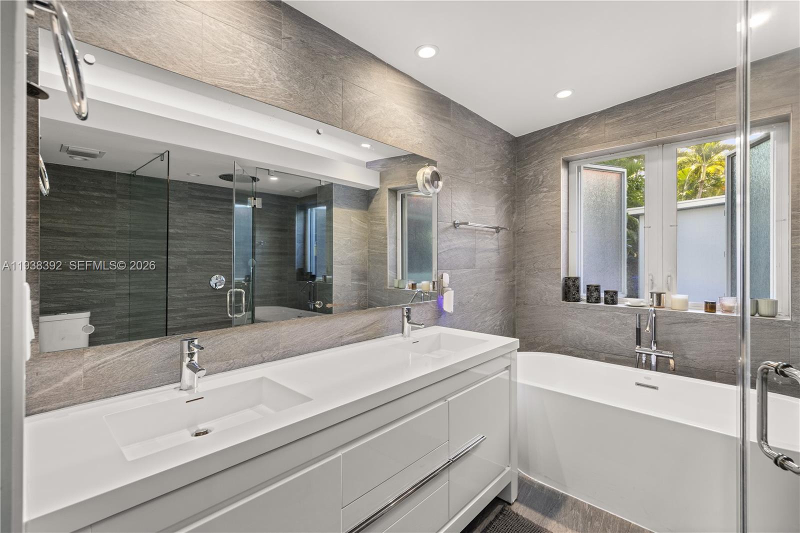 BRICKELL ESTATES - Residential