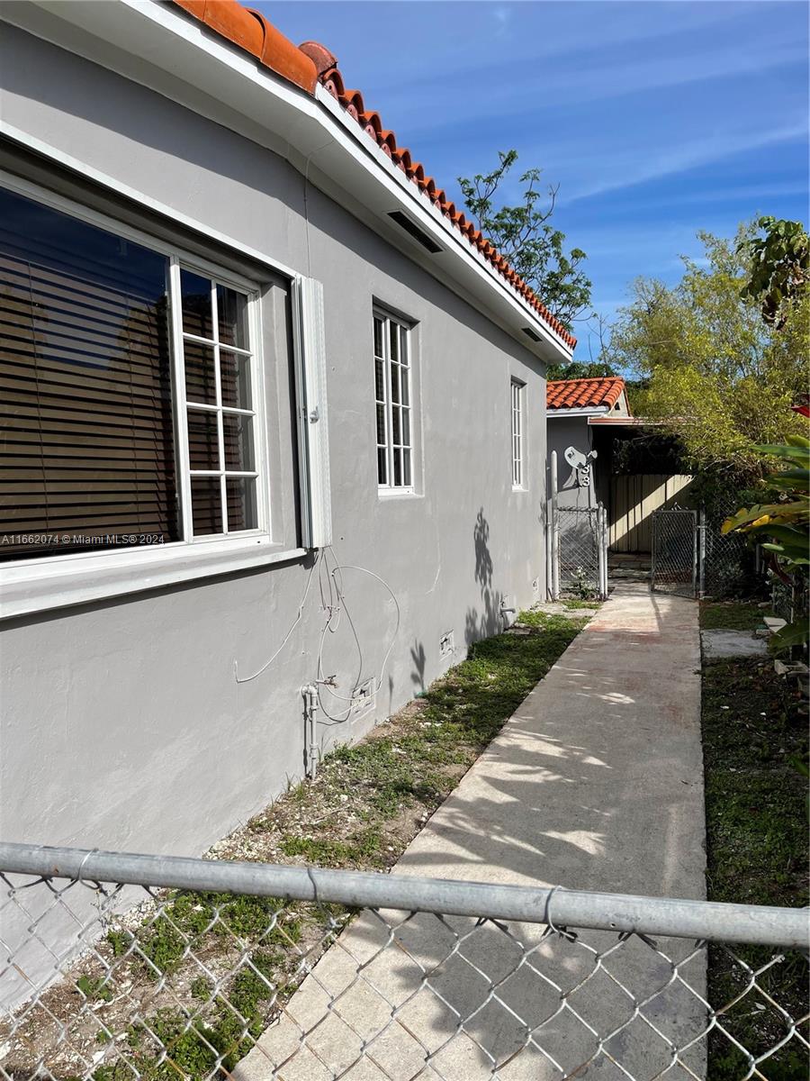 TWELFTH ST MANORS - Residential Income