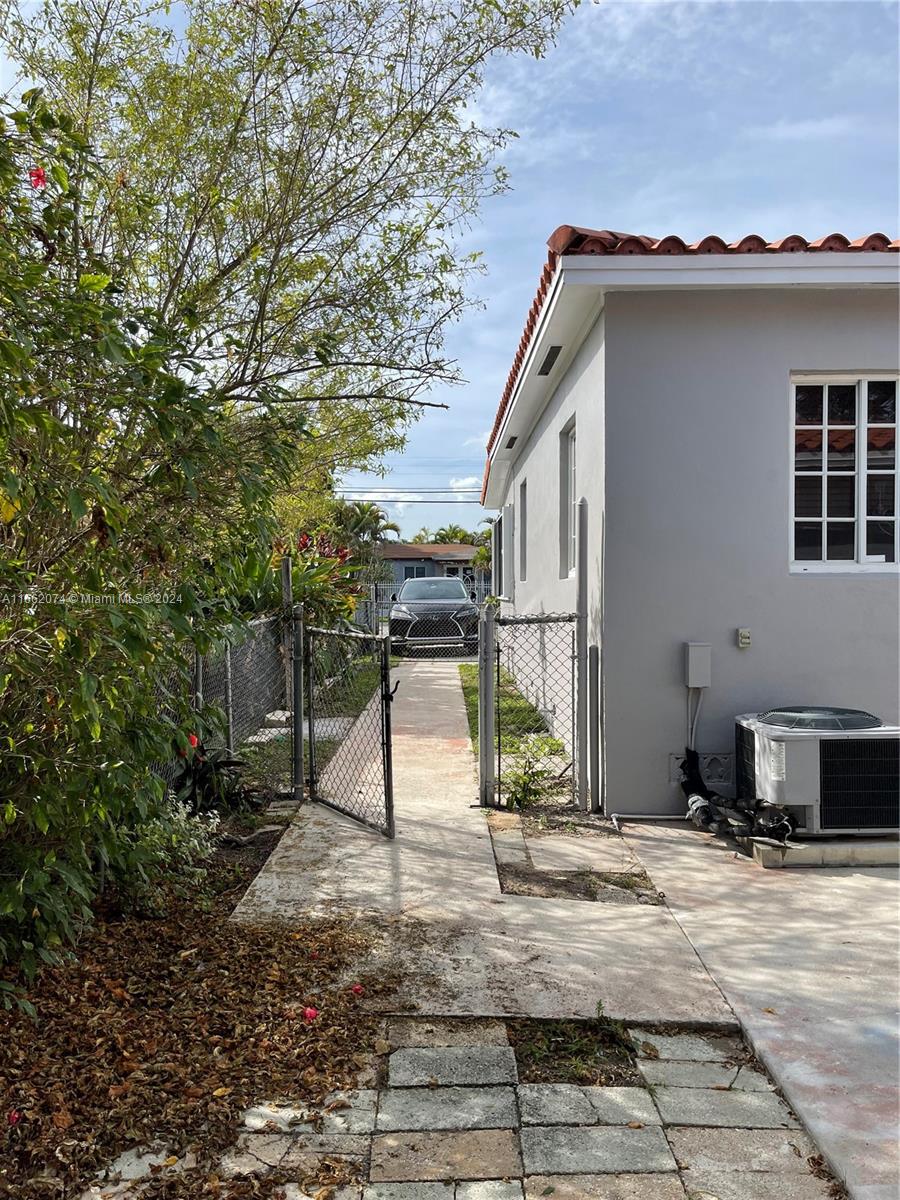 TWELFTH ST MANORS - Residential Income