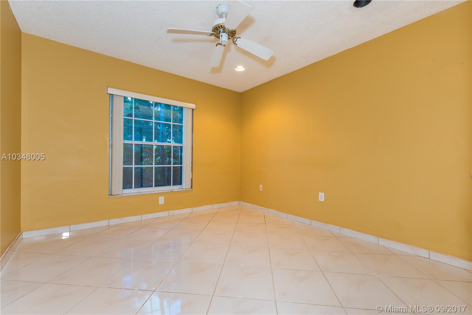 REPLAT OF COUNTRY LAKES S - Residential