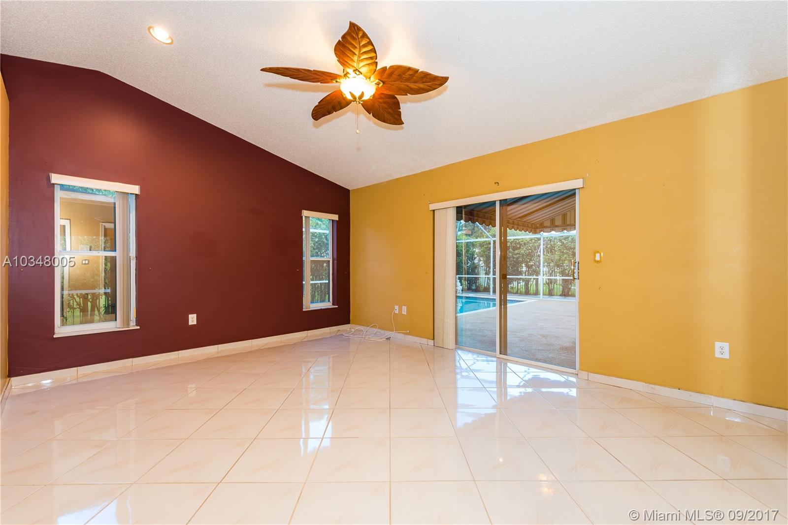 REPLAT OF COUNTRY LAKES S - Residential