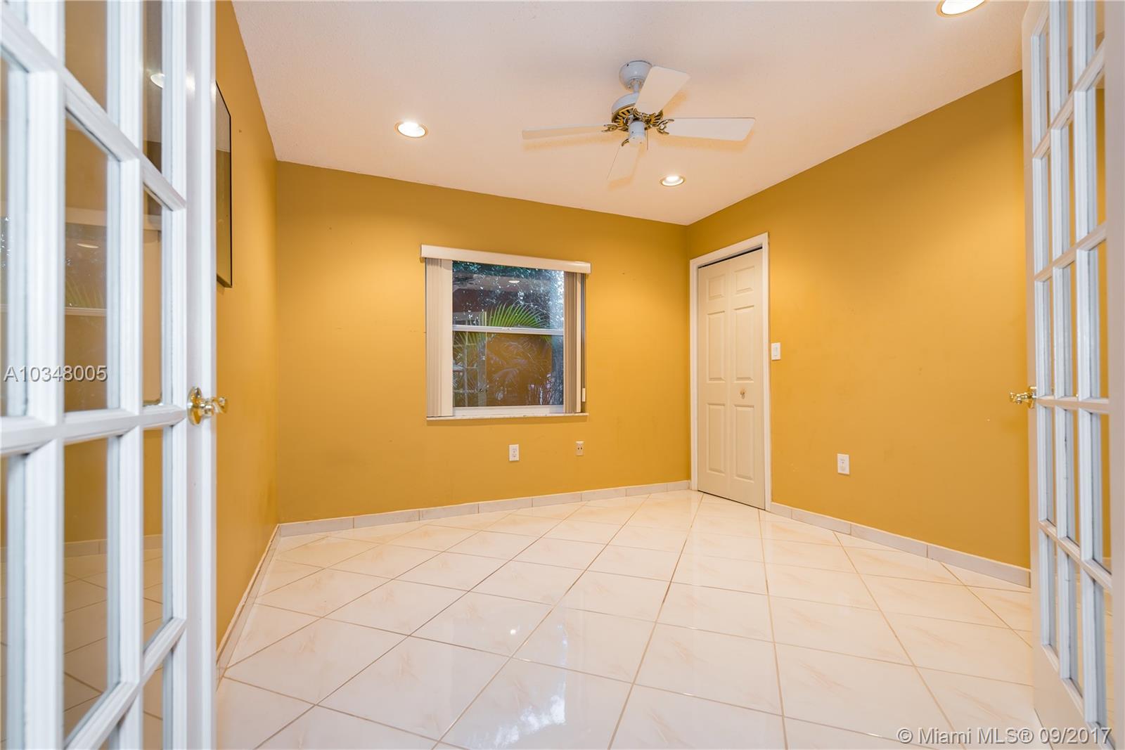 REPLAT OF COUNTRY LAKES S - Residential