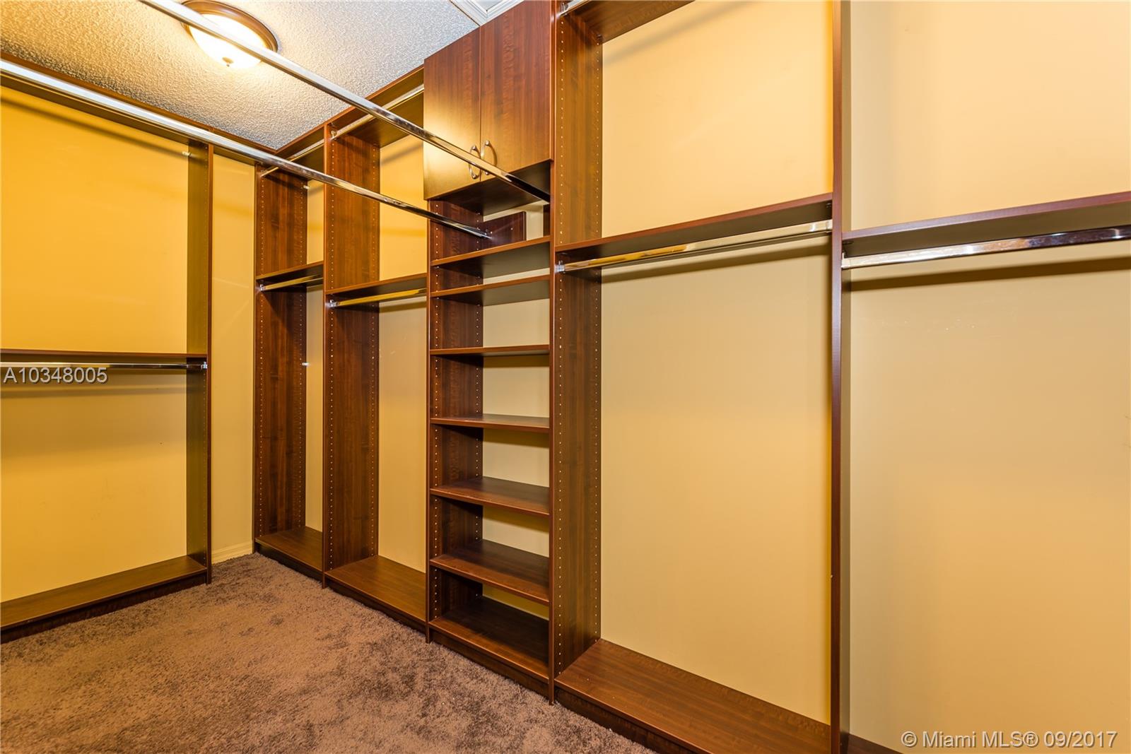 REPLAT OF COUNTRY LAKES S - Residential