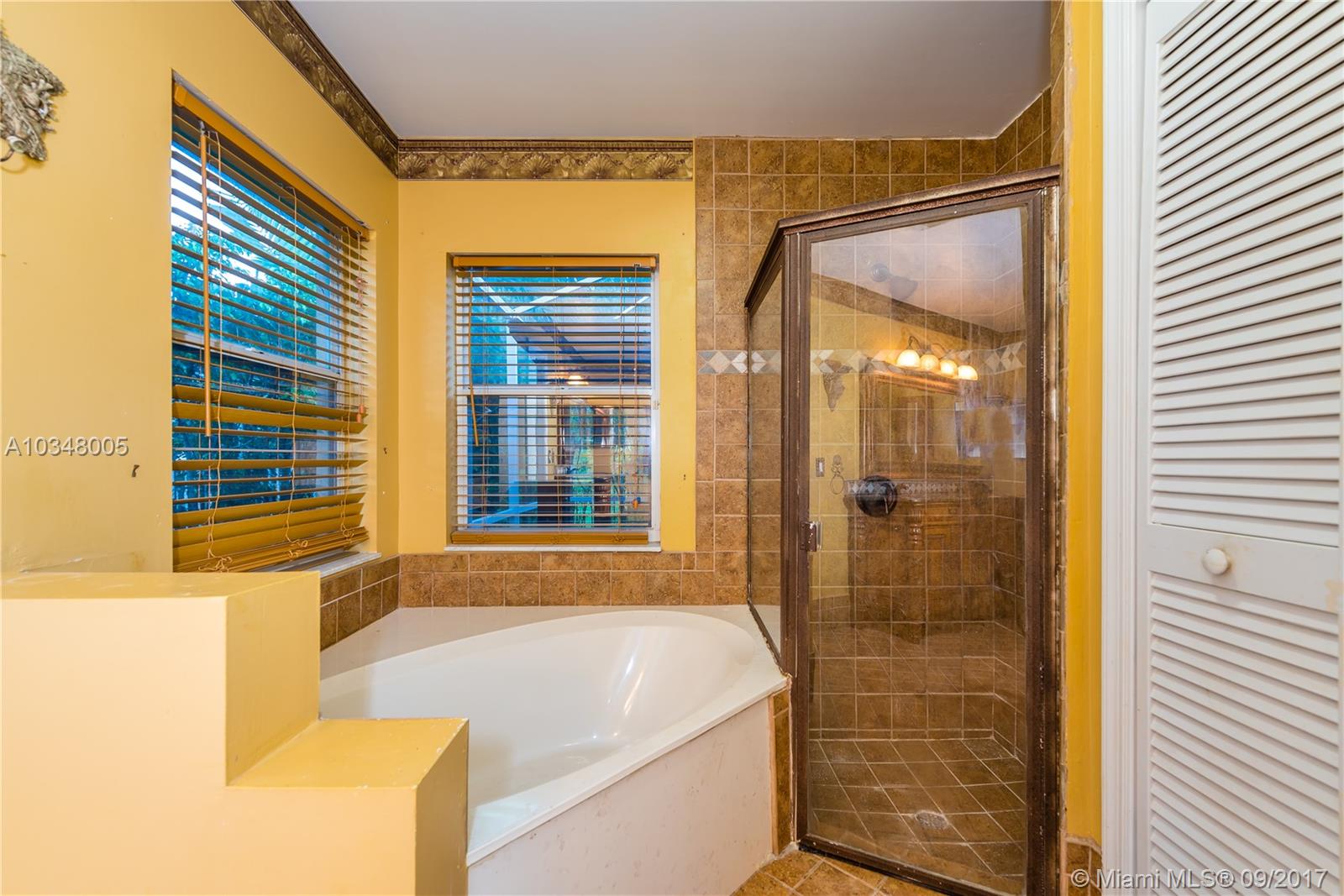 REPLAT OF COUNTRY LAKES S - Residential