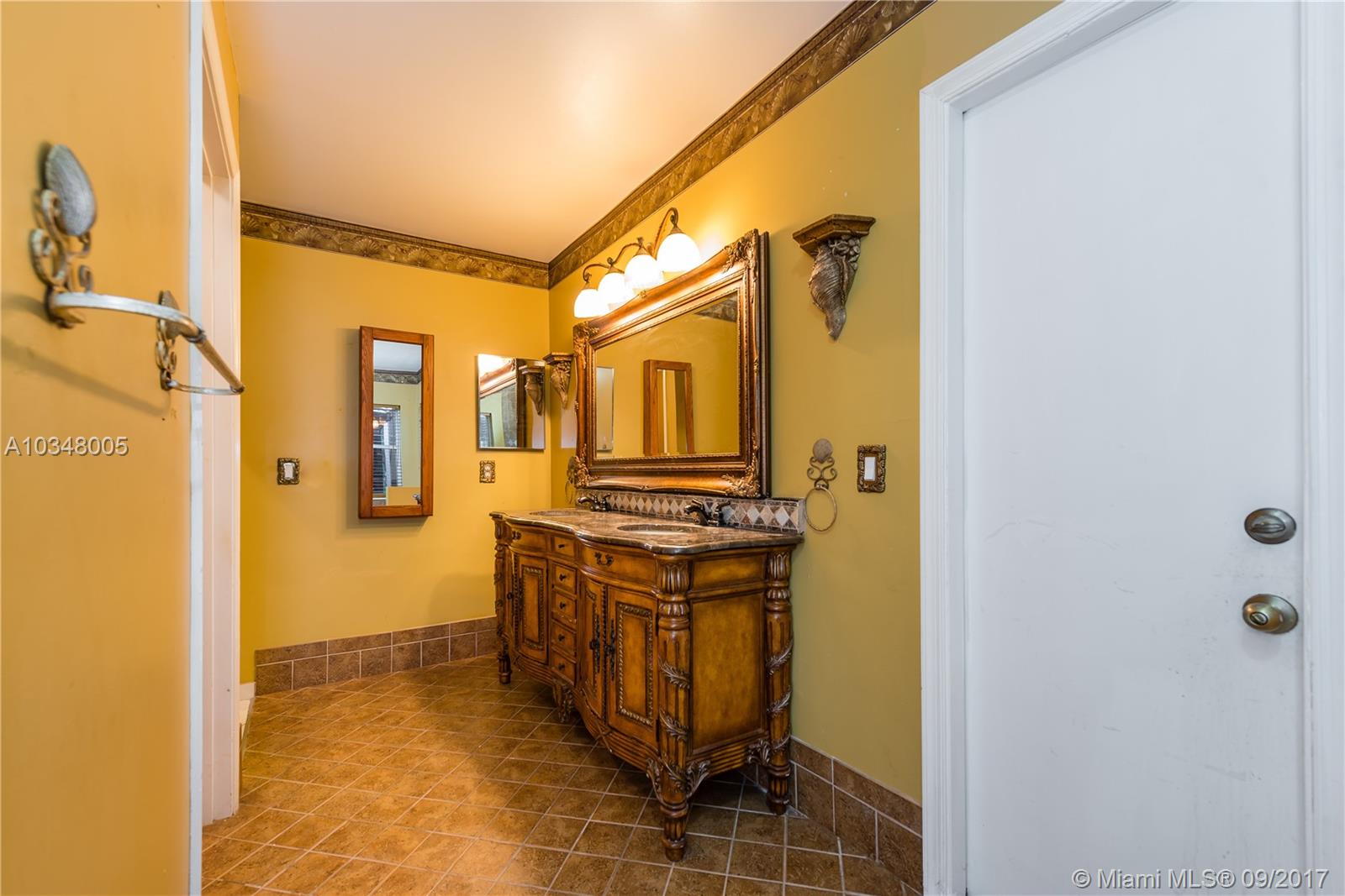 REPLAT OF COUNTRY LAKES S - Residential