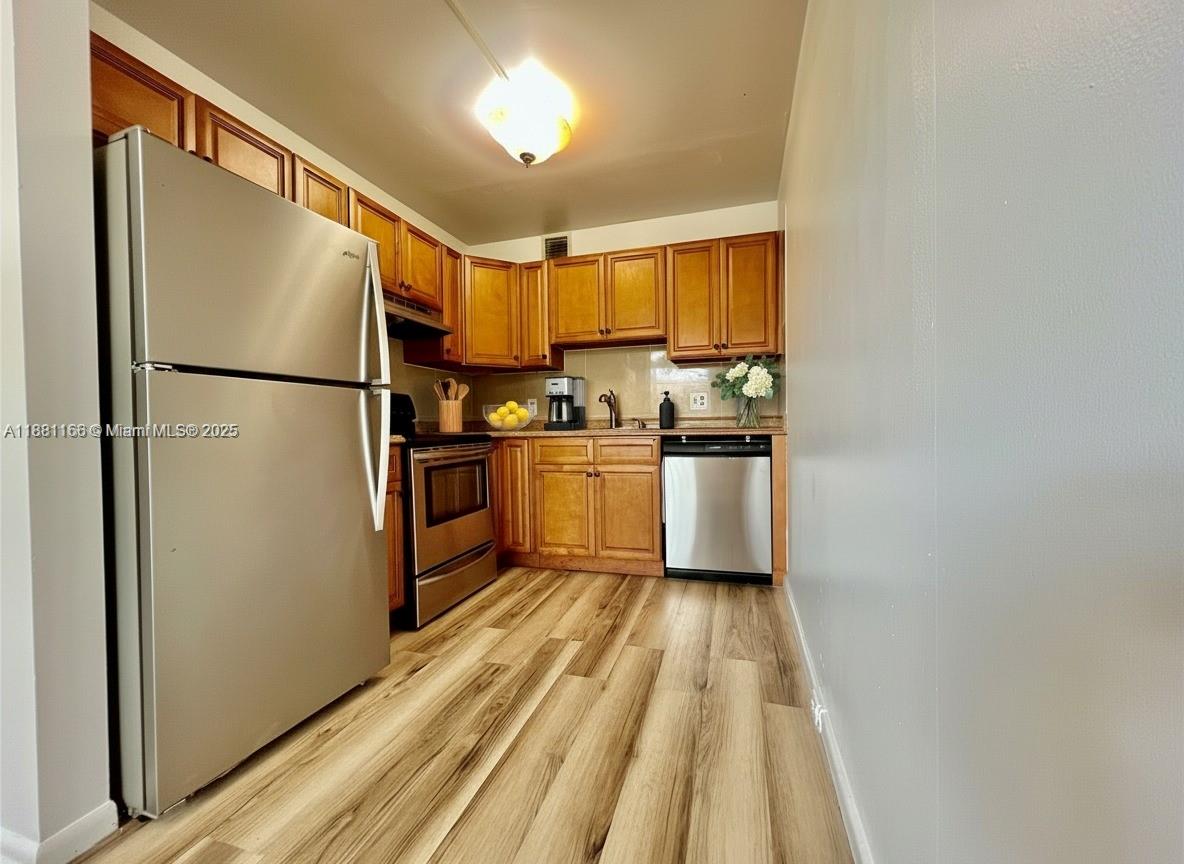 KINGSLEY AT CENTURY VILLA - Residential Lease