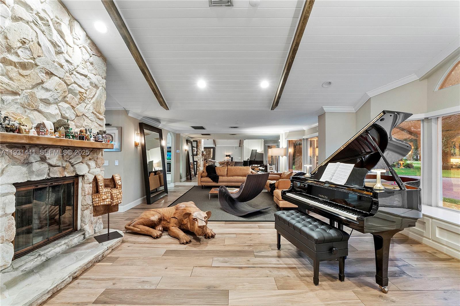 WHISPERING WOODS - Residential