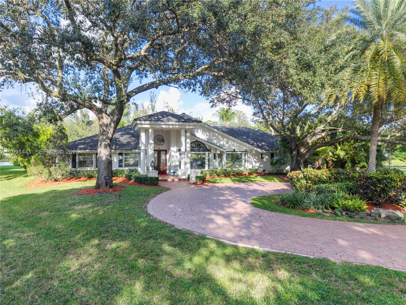 WHISPERING WOODS - Residential