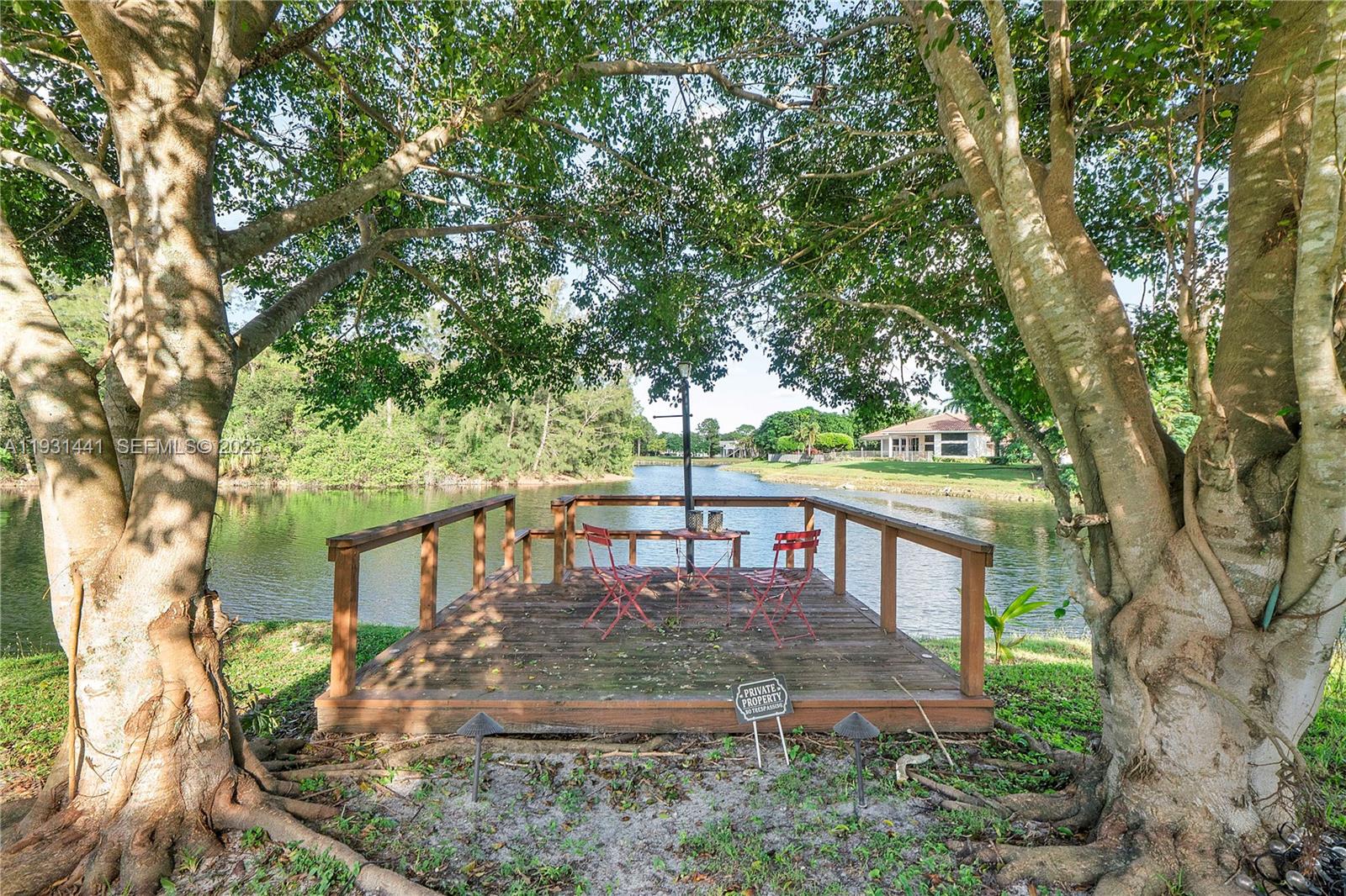 WHISPERING WOODS - Residential