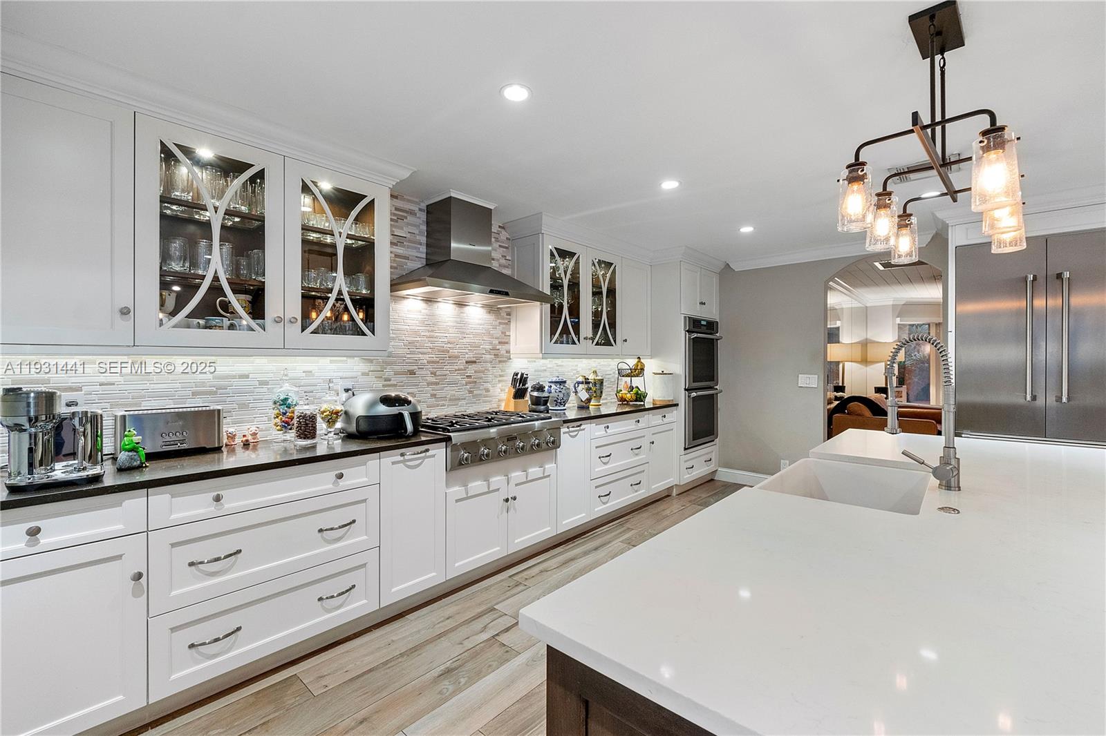 WHISPERING WOODS - Residential