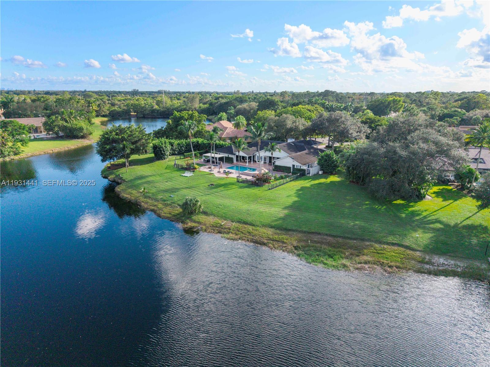 WHISPERING WOODS - Residential