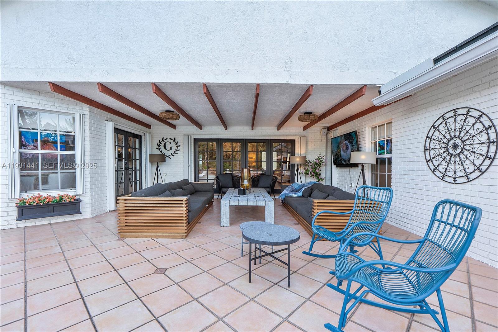 WHISPERING WOODS - Residential