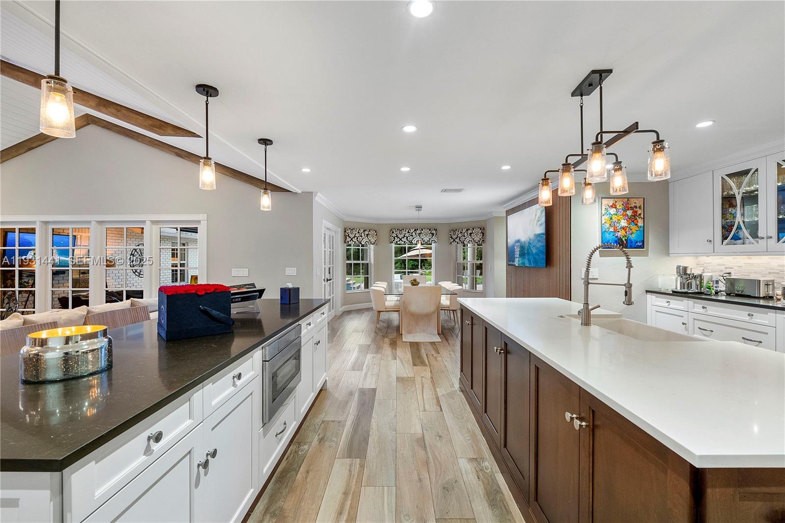 WHISPERING WOODS - Residential