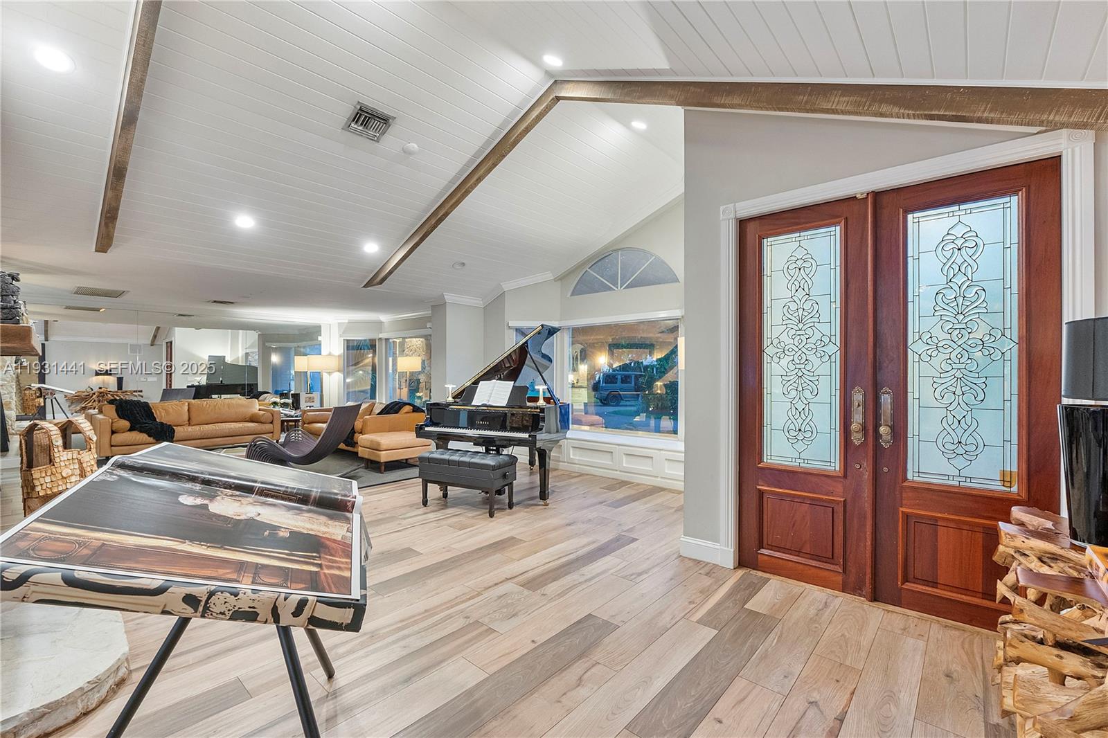 WHISPERING WOODS - Residential