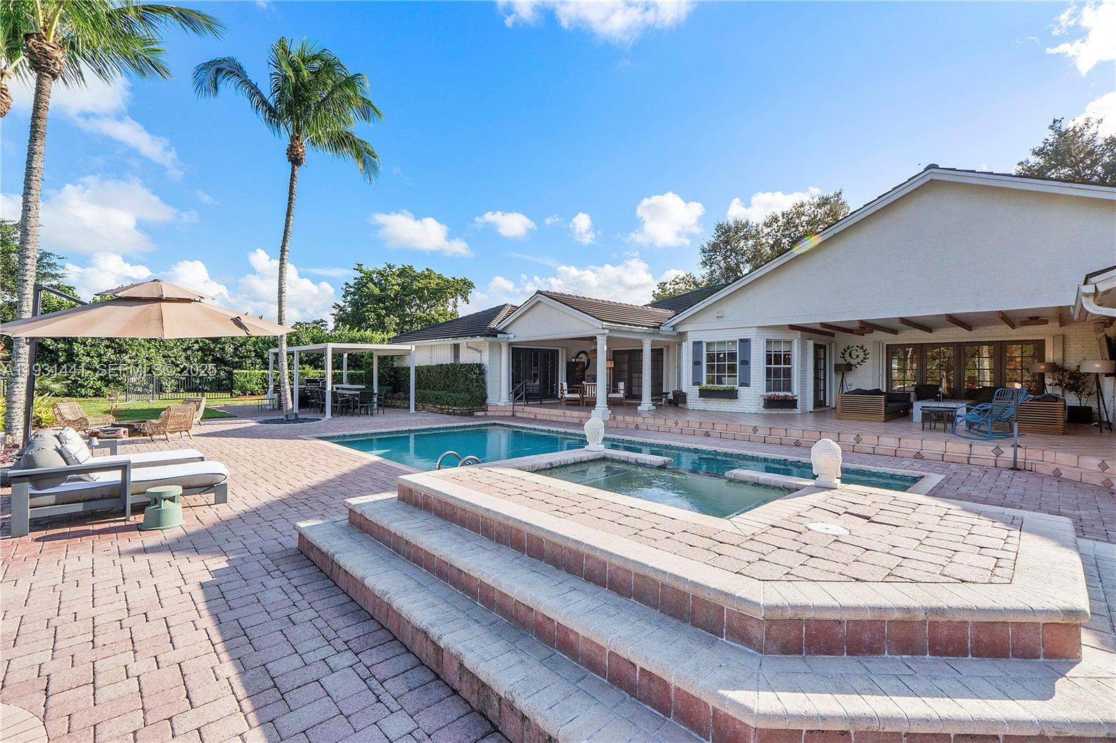 WHISPERING WOODS - Residential