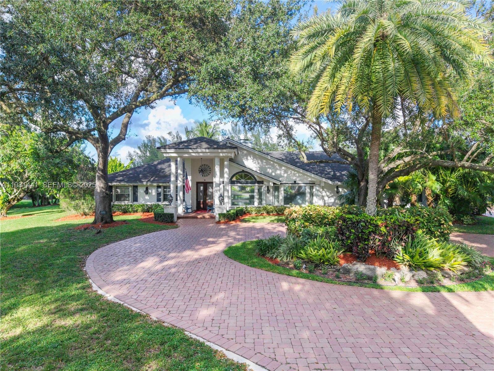 WHISPERING WOODS - Residential