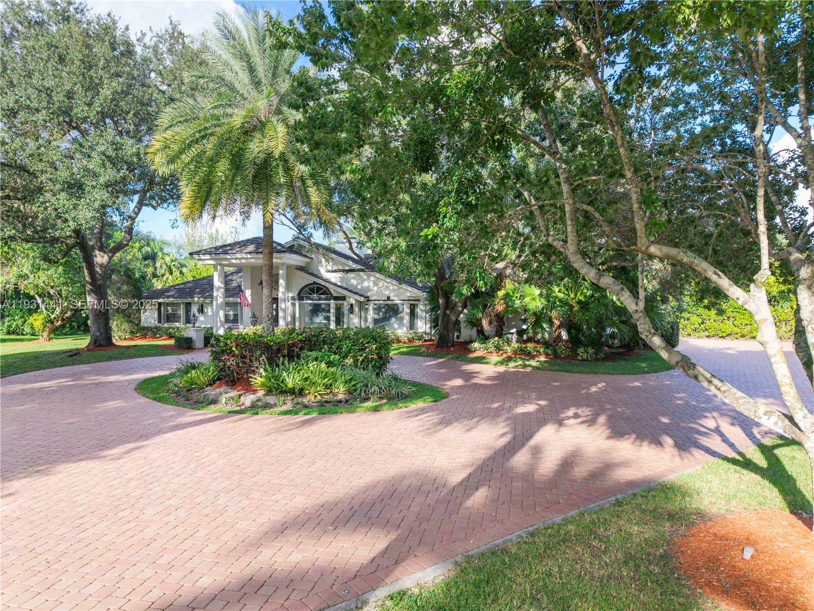 WHISPERING WOODS - Residential