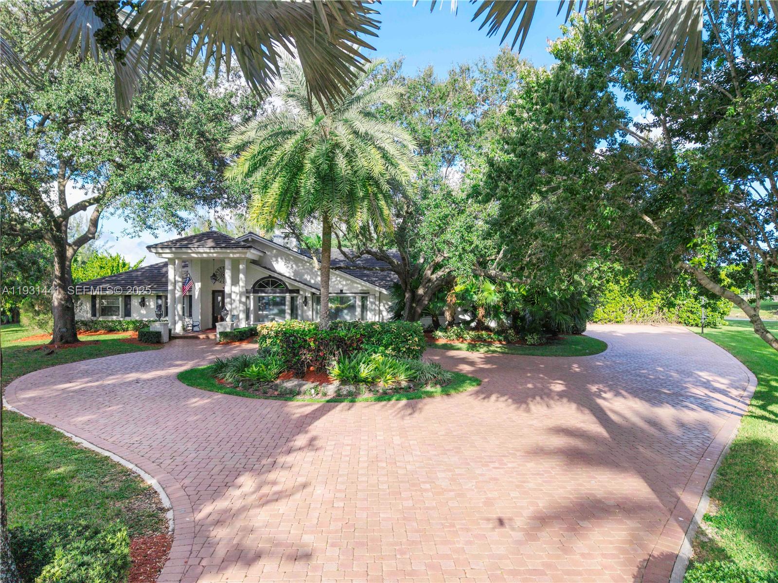 WHISPERING WOODS - Residential