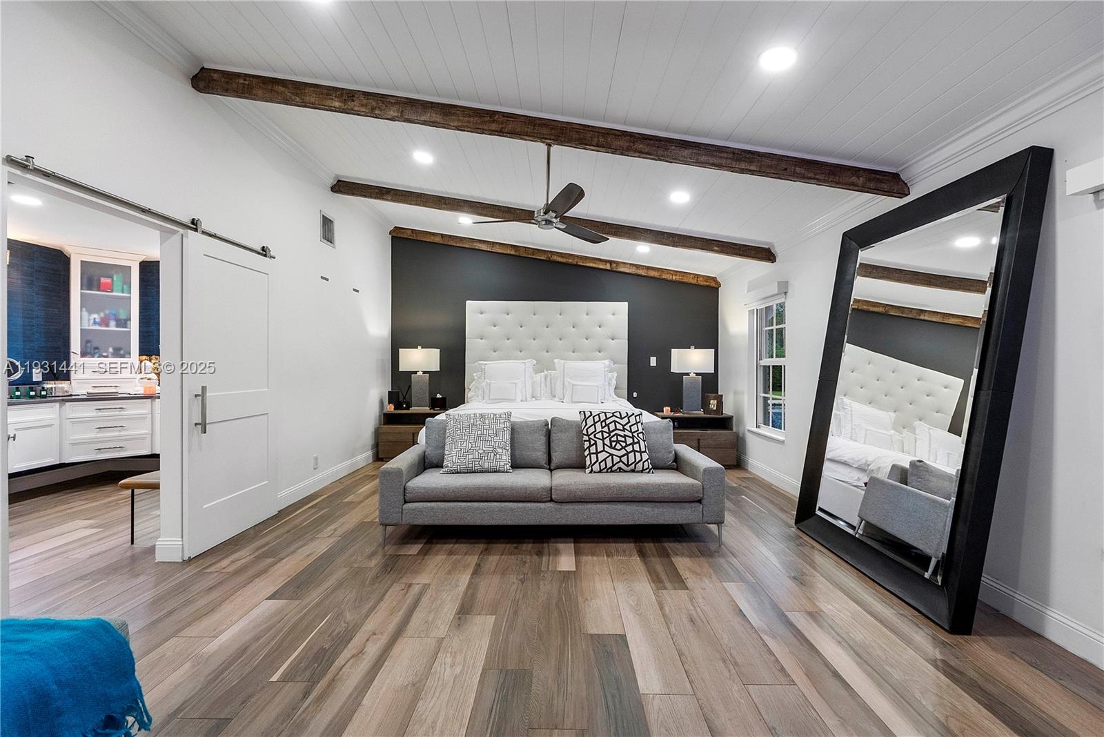 WHISPERING WOODS - Residential