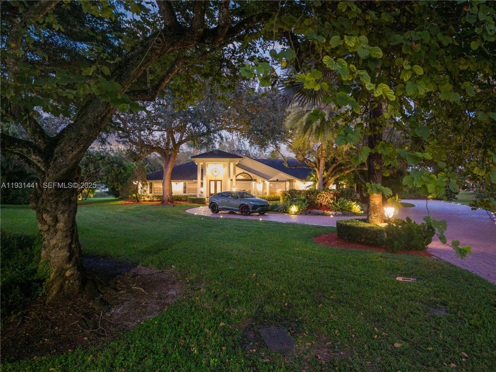 WHISPERING WOODS - Residential