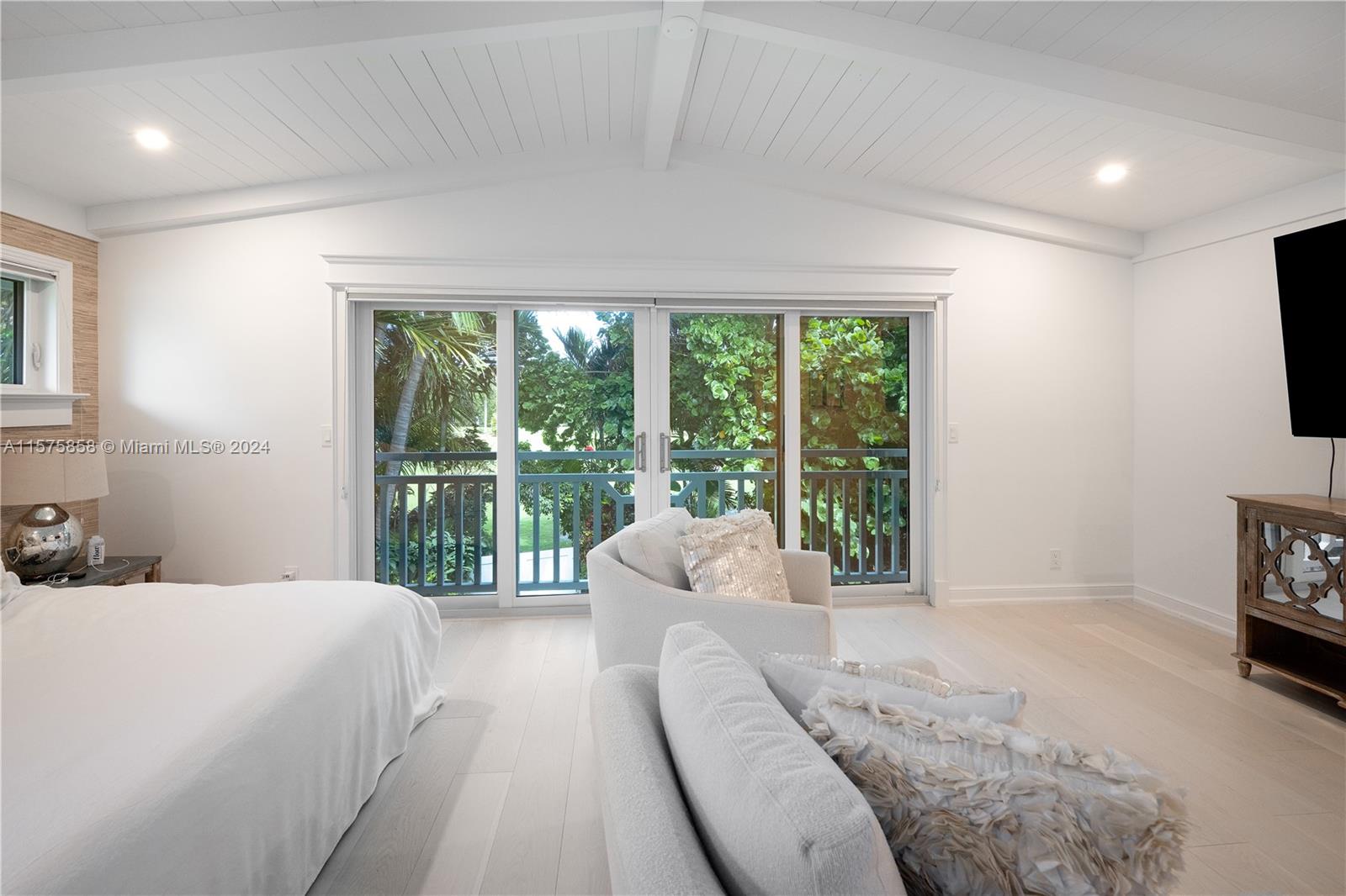 SUN AND SURF CLUB COMMUNI - Residential