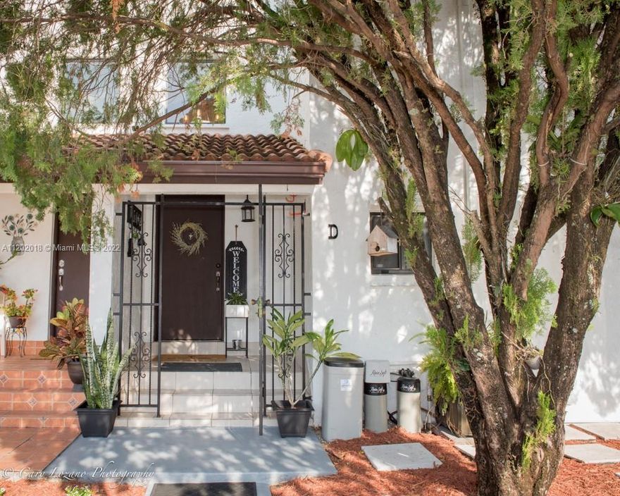 Move-in ready, spectacular Villa Venezia Lake Front 3/2.5 Townhouse located in a gated community
with private security. Main floor boasts a newly renovated, modern kitchen with stainless steel
appliances, breakfast bar, patio with custom landscaping, a half bathroom, and an open living concept that offers plenty of light throughout the day. Upstairs has 3 bedrooms and 2 full bathrooms with a Master suite, private bath with dual sinks, and a private balcony with an amazing lake view. This home also features new lighting fixtures throughout, water softener and filtration system, and a new A/C unit. Enjoy a very quiet community with a big pool, clubhouse, and recreation room. Centrally located to schools, shopping, parks, expressways, and steps from highly rated Wesley Matthews Elementary.