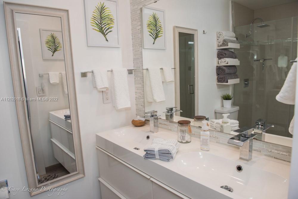 VILLA VENEZIA CONDO - Residential