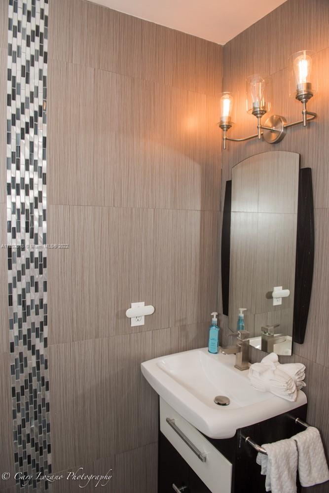 VILLA VENEZIA CONDO - Residential