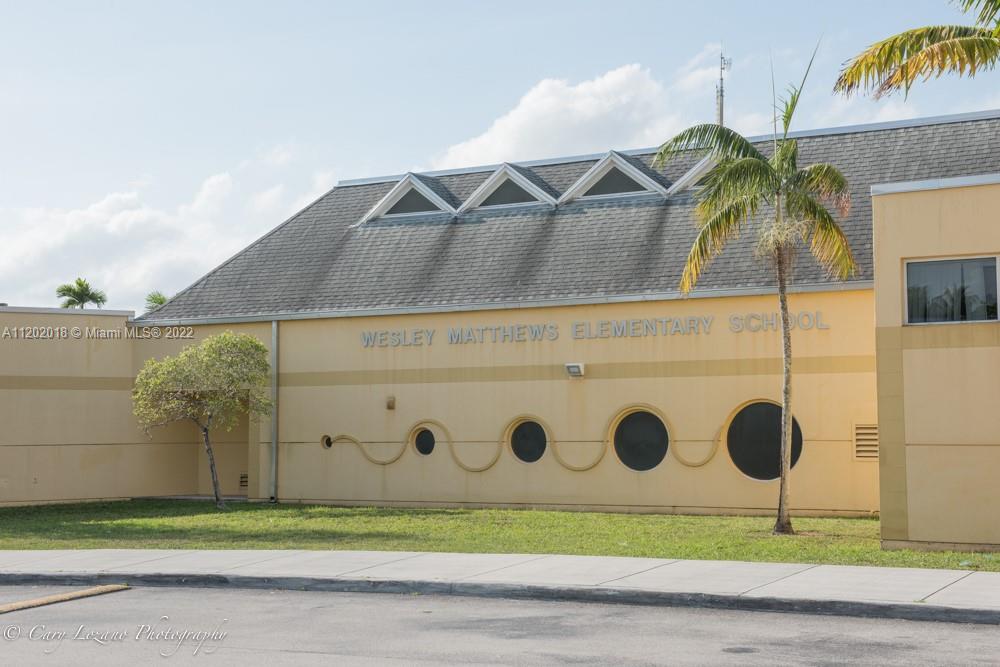 VILLA VENEZIA CONDO - Residential