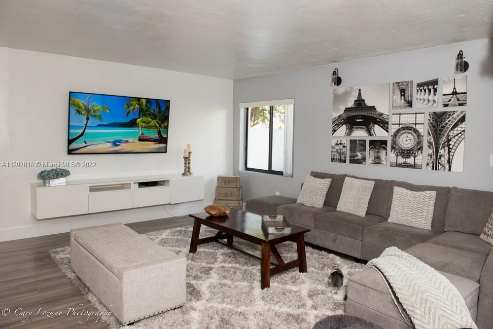 VILLA VENEZIA CONDO - Residential