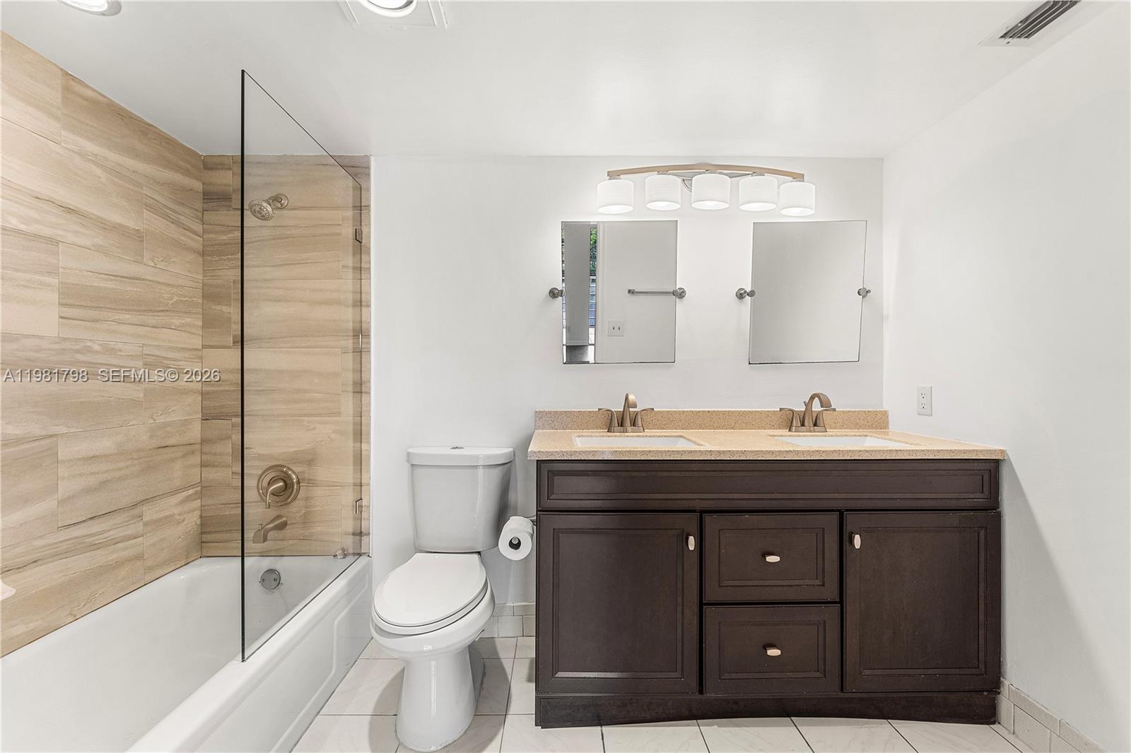 MARTINIQUE VILLAGE II F C - Residential