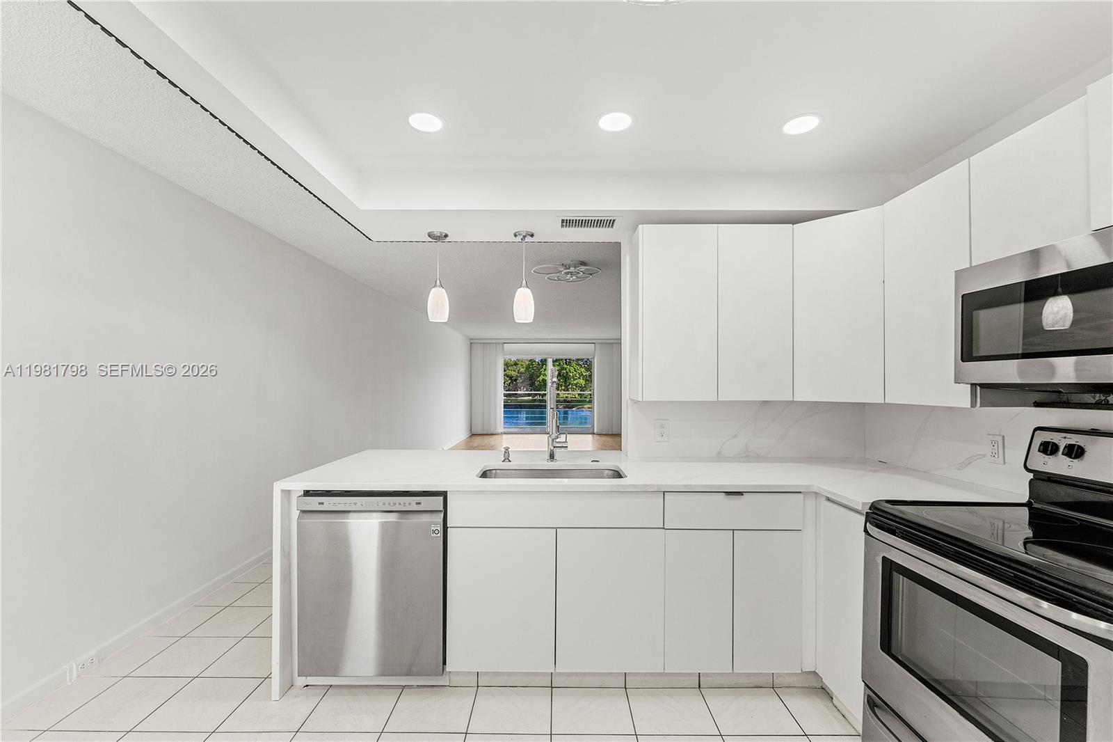 MARTINIQUE VILLAGE II F C - Residential