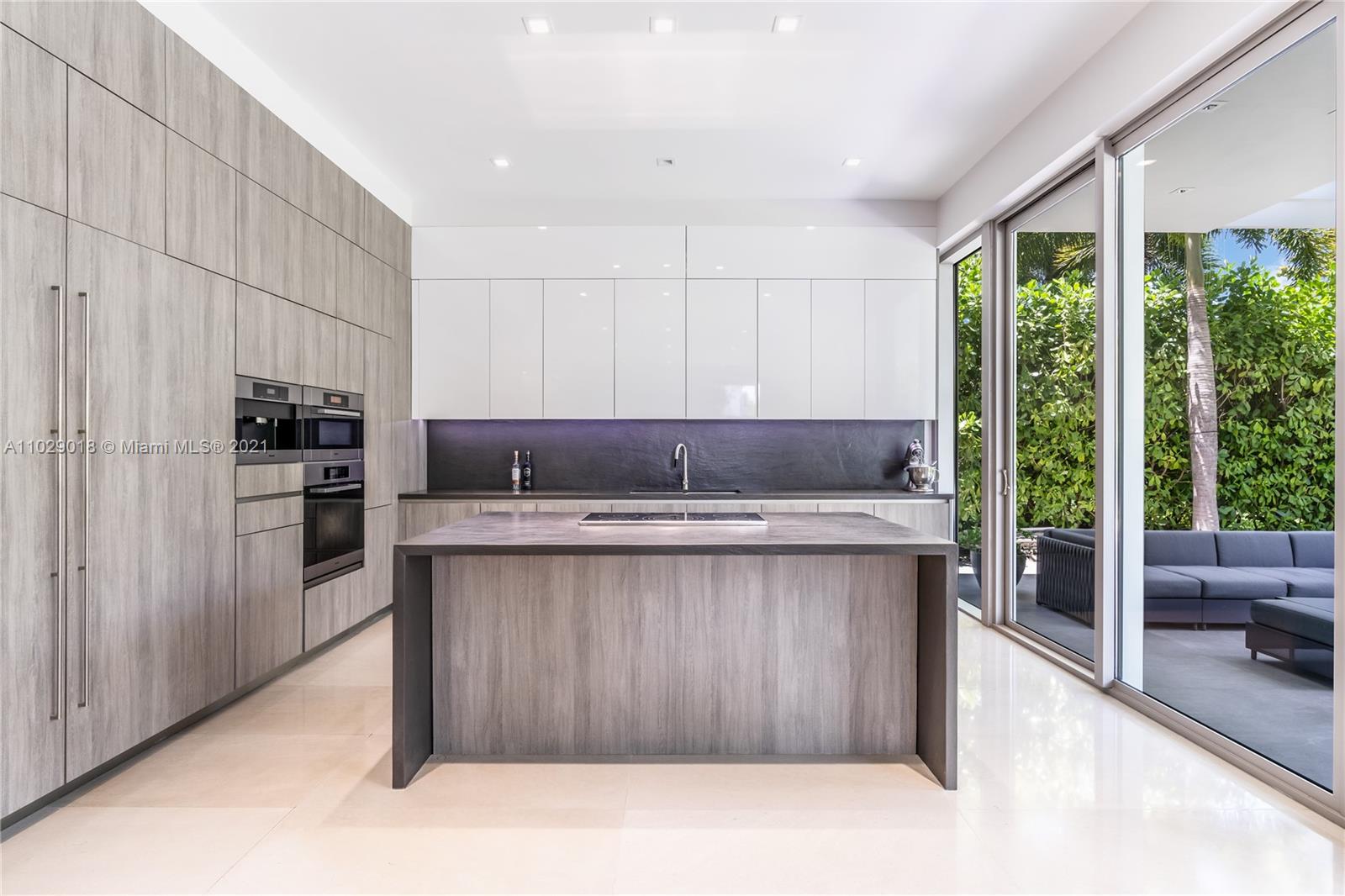 OCEANA KEY BISCAYNE CONDO - Residential