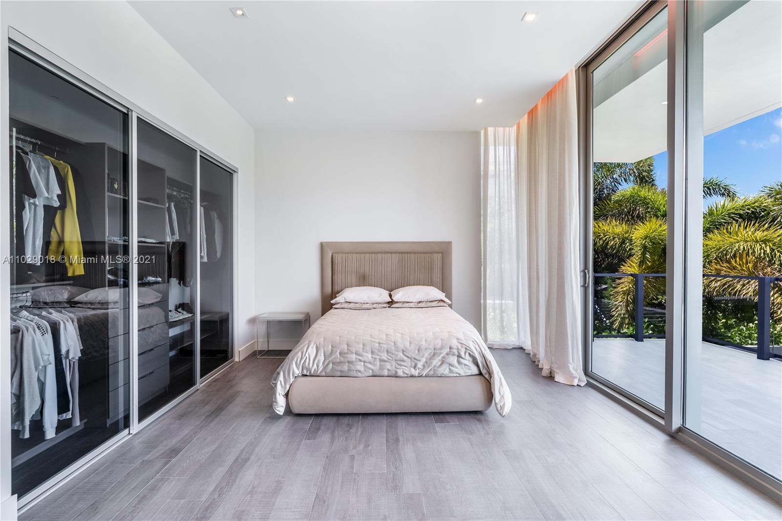 OCEANA KEY BISCAYNE CONDO - Residential