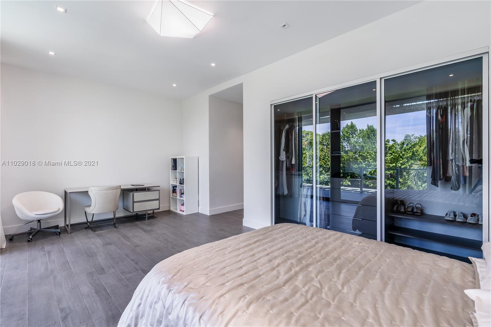 OCEANA KEY BISCAYNE CONDO - Residential