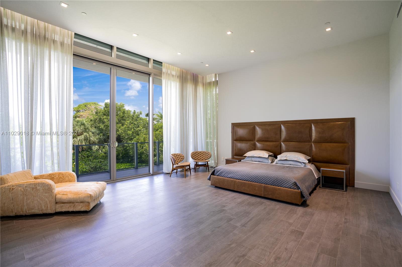 OCEANA KEY BISCAYNE CONDO - Residential