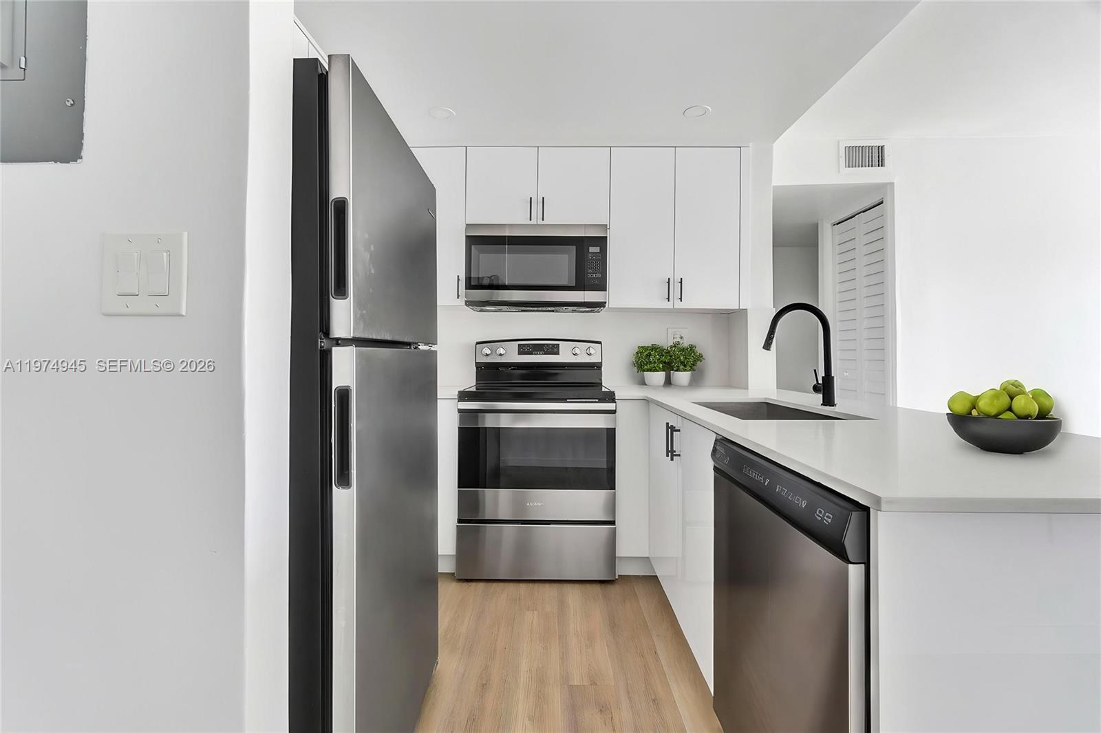 CITY OF MIAMI SOUTH - Residential Lease